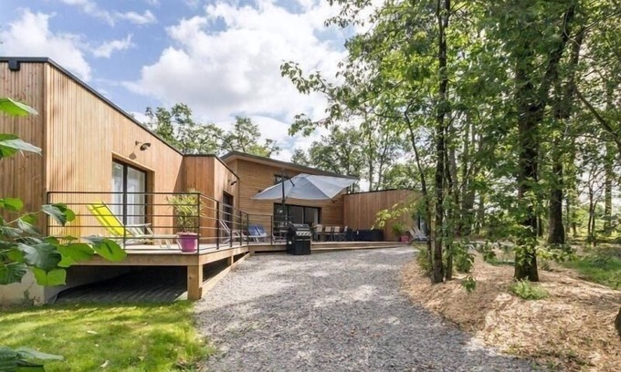 Port-Saint-Pere Cottage | Spacious Modern Wooden House with Large Park, Terrace, and Game Amenities