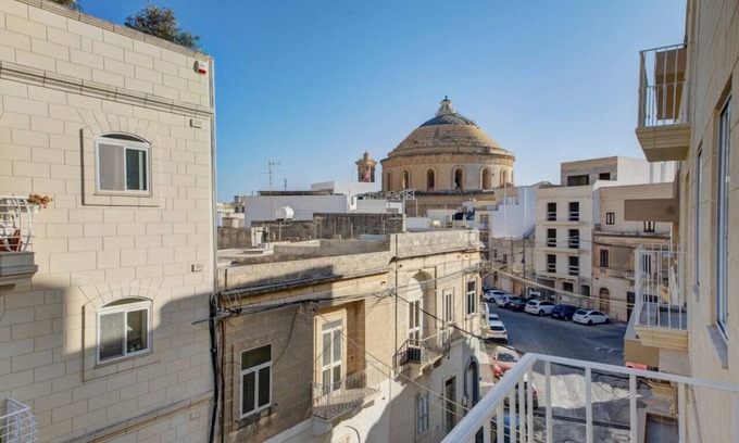 Mosta Apartment | Spacious Mosta 3BR Apartment with Private Balcony