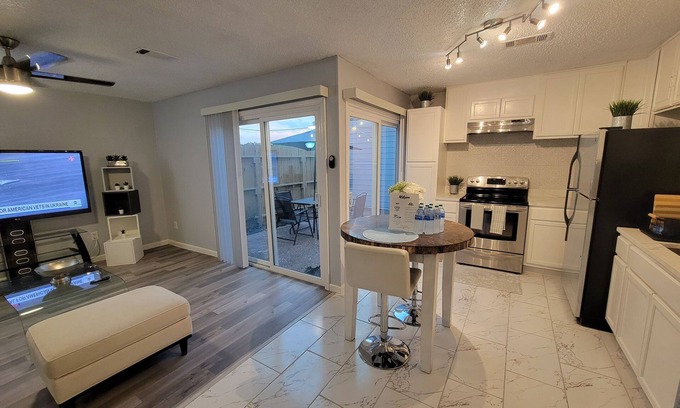 Northeast Houston House | Spacious n Cozy 3 Bedroom/15 min from Downtown