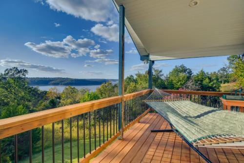 Mountain Home House | Spacious Norfork Lake Home Game Room and Views!