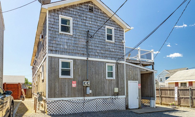 Hampton House | Spacious Ocean Home Only One Block Away From the Beach