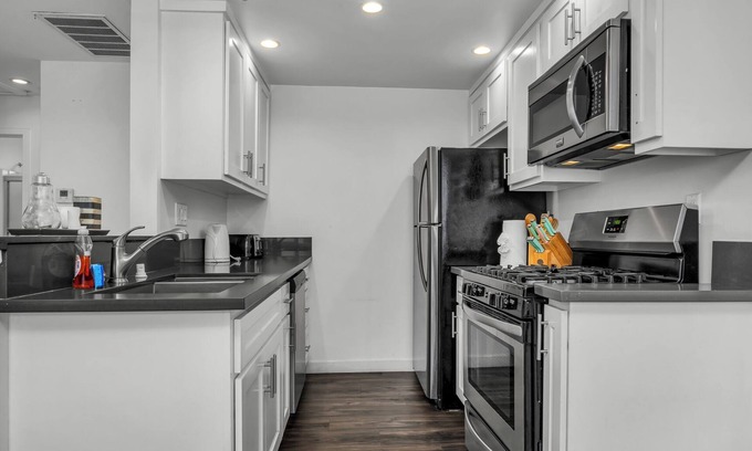 Rampart Village Apartment | Spacious One Bedroom With Dining Area Close to Downtown LA With Free Parking