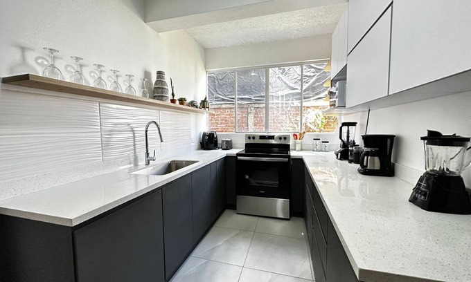 San Salvador House | Spacious Outstanding House in San Benito!