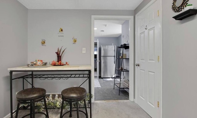 Cheektowaga House | Spacious Parking BBQ Patio Laundry