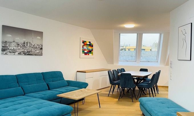 Liesing Apartment | Spacious Penthouse Apartment