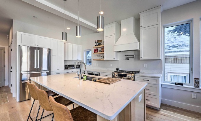 East Bayside House | Spacious Portland Home: Walk Downtown!