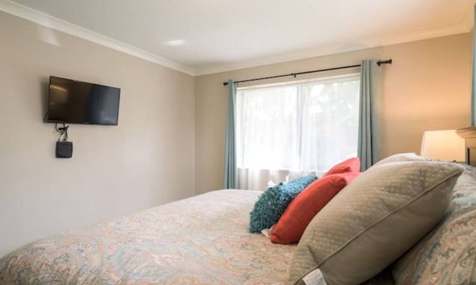 Lauderdale Beach Apartment | Spacious Relaxing Modern home steps to beach #2n