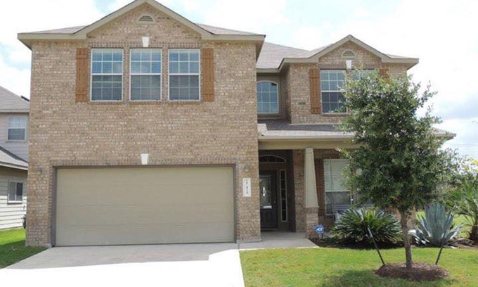 Far North Central House | Spacious renovated house near Stone Oak area.