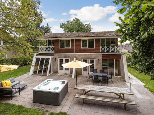 Vlagtwedde House | Spacious Retreat, Vlagtwedde