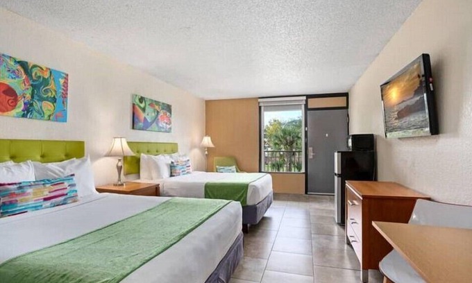 Historic Downtown Kissimmee House | Spacious Room with 2 DBL Beds A Short Ride to Theme Parks