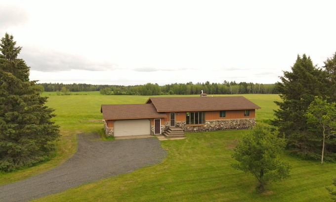 Mason House | Spacious, secluded sanctuary! Very clean! 5 Queen Beds! Wildlife viewing.