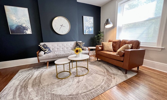Shaw Apartment | Spacious Shaw 2 Bedroom - Walk to Botanical Garden & Tower Grove - Pet Friendly