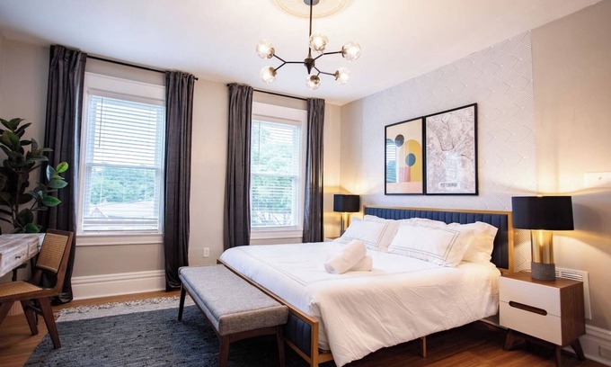 South Hills House | Spacious & Stylish 3BR Home