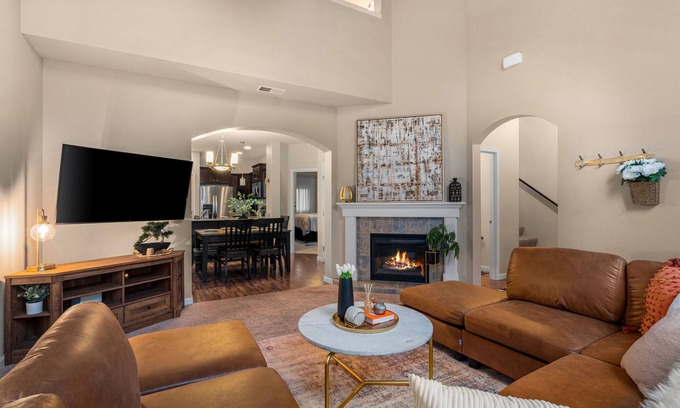 Tumwater House | Spacious + Stylish Tumwater Townhome + Walking distance to food + parks
