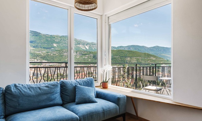 Bijeli do Apartment | Spacious Two-Floor Penthouse with Stunning Views