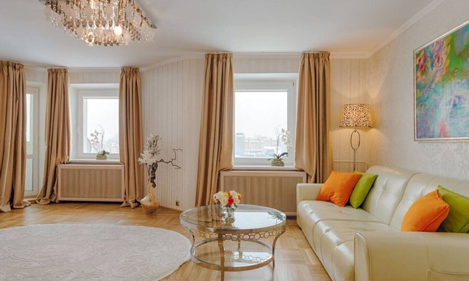 Veragi House | Spacious two-level four bedroom apartment overlooking the river