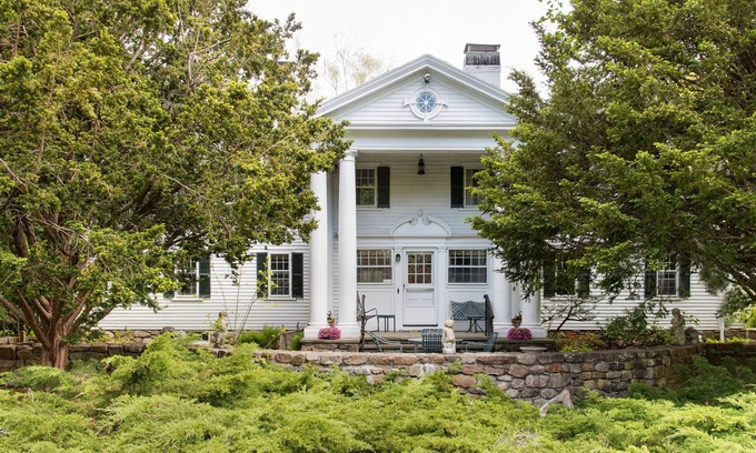 Manchester-by-the-Sea House | Spacious 1790 Captain's estate, large pool, near beautiful beach