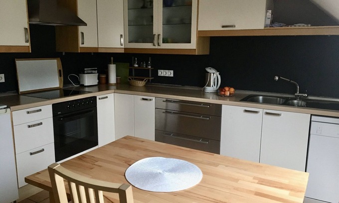 Speicherz Apartment | Spacious vacation apartment (100 m²) for up to 5 people with bathtub and shower