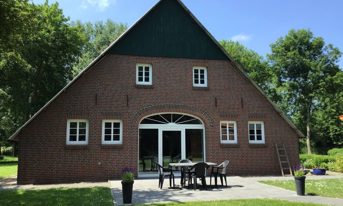 Stadland Cottage | Spacious vacation apartment in a country house on the Jade Bay North Sea