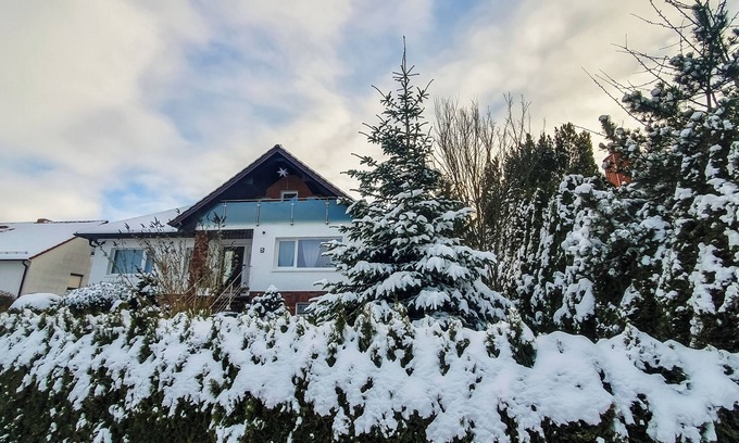 Am Ohmberg Apartment | Spacious vacation apartment in the Harz Mountains with garden and barbecue