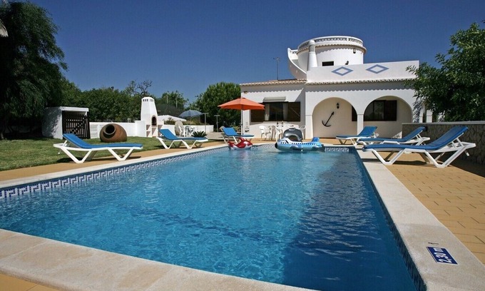 Lagoa e Carvoeiro Villa | Spacious villa,salt water swimming pool, perfect relaxing holidays in Carvoeiro