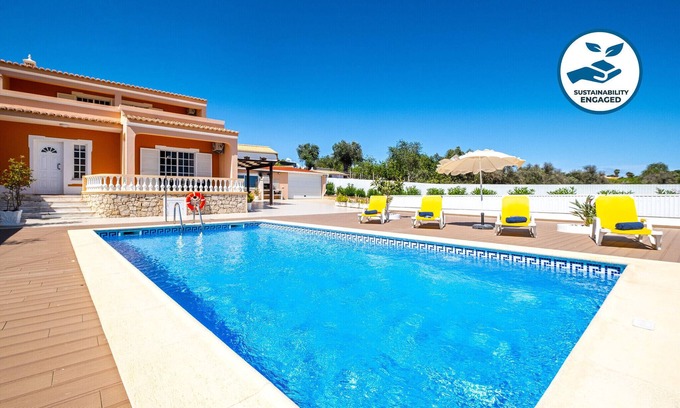 Vale de Parra Villa | Spacious villa w/BBQ & heatable pool