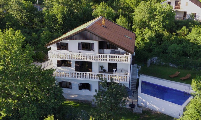 Lapcici Villa | Spacious villa with a fantastic view and a swimming pool