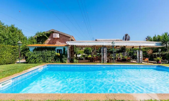 Penafiel Villa | Spacious villa with private pool in Penafiel
