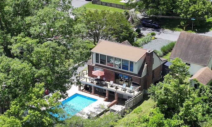 Arnold House | Spacious Waterfront home with stunning views, pool, pier & parking mins to Annapolis