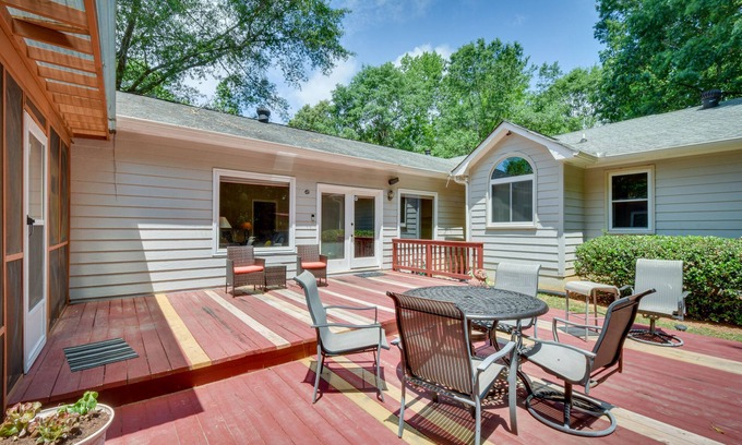 Watkinsville House | Spacious Watkinsville Vacation Rental w/Patio!