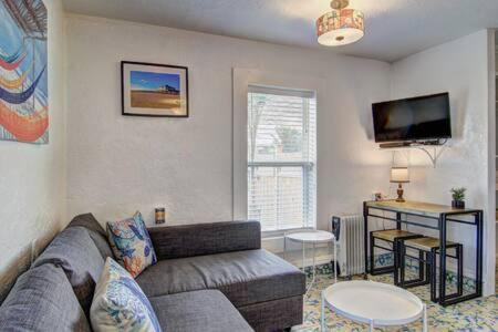 Old Town House | Spanish Village Sunshine Cottage