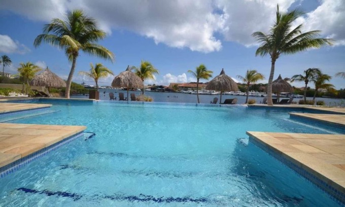 Pietermaai District Apartment | Spanish water view trendy rental