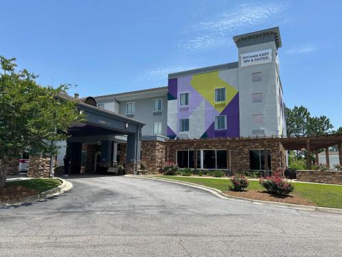 Dothan Hotel | Spark by Hilton Dothan