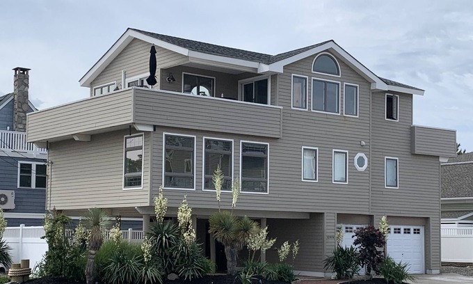 Beach Haven Terrace House | Sparkling Beach Haven Oceanside 2.3 Million Property. Easy Beach Access.