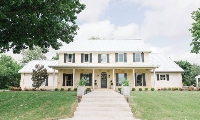 Hondo House | Sparrow Field Estate in Hondo, TX