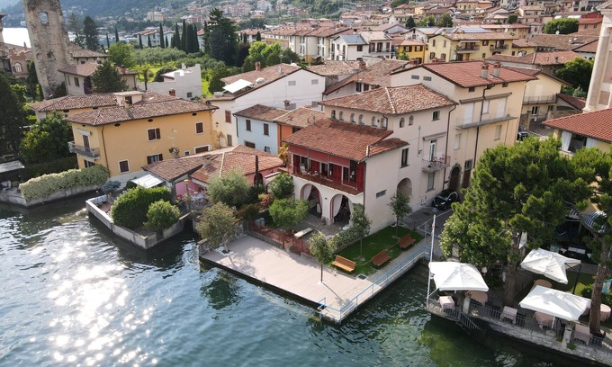 Predore Apartment | SPECIAL OFFER Fanny Apartment DIRECTLY ON THE LAKE
