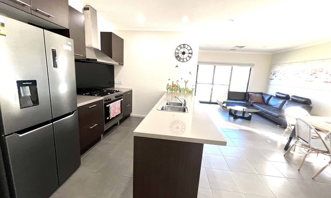 Point Cook House | Specious House in Point Cook