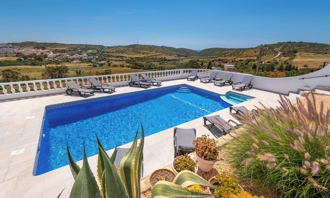 Figueira Villa | Spectacular 6 bedroom villa with private pool and amazing views