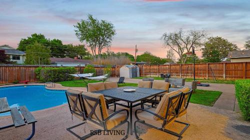 Far North Dallas House | Spectacular 6BR 2,5BA Holiday Home with Pool