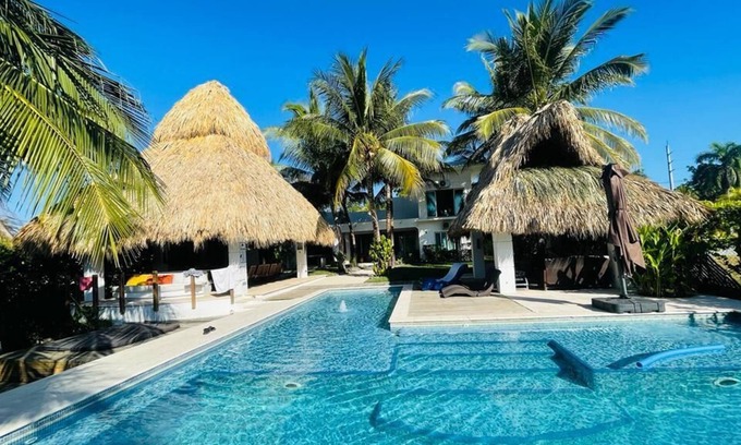 Iztapa House | Spectacular Beach House in Pergolas del Mar