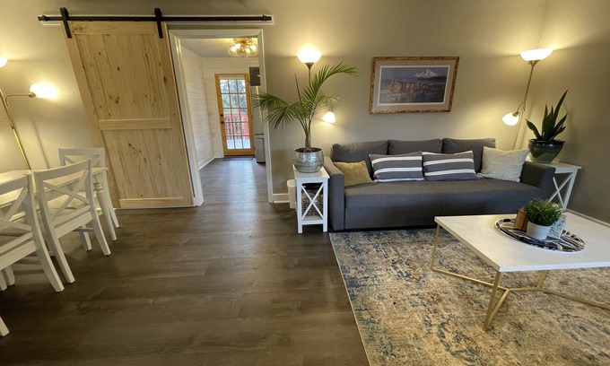 Bull Mountain House | Spectacular Choice: Sleeps 6, Your Dog Welcome Too