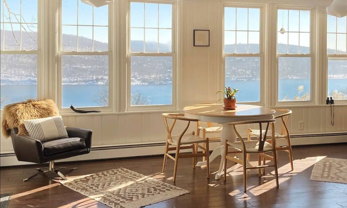 Greenwood Lake House | Spectacular Lakeviews From Every Room and Garden