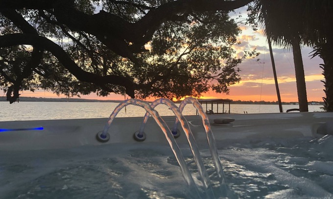 Salt Springs Cabin | Spectacular Lakefront Cabin on Lake Kerr, Visit Florida Springs Country!
