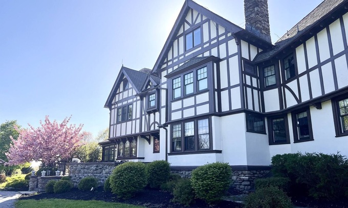 Goshen House | Spectacular Mansion w/Pool&Tennis