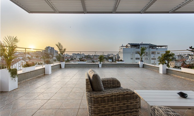 Rehovot Apartment | Spectacular Penthouse with Huge Front & Rear Rooftops.