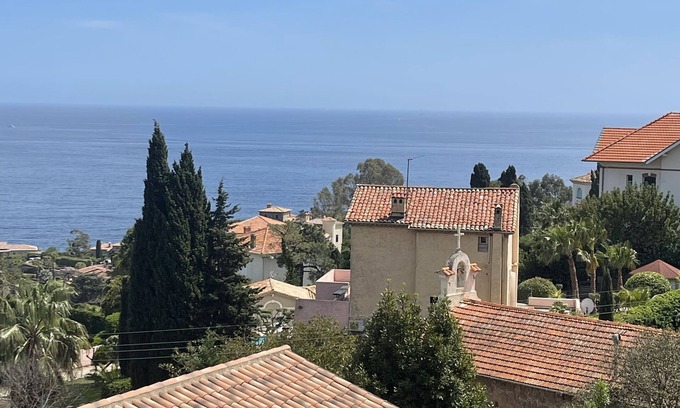 Espero-Pax Apartment | Spectacular sea views, walk to mulitple Mediterranean beaches