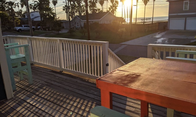 Portland House | Spectacular Sunset and Bay Views! Spacious 4bed/2bath in a quiet neighborhood!