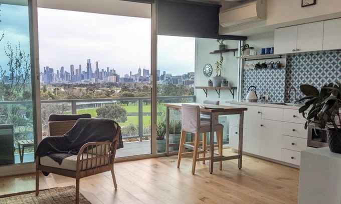 St Kilda Apartment | Spectacular Sunset Hideaway BestView St Kilda boutique self-contained luxury apartment