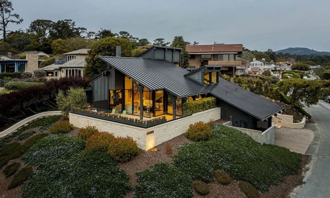 Carmel Point House | Spectacular ultra modern 3 bedroom + 3.5 bath