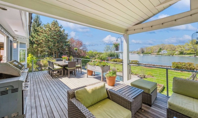 Mamaroneck House | Spectacular Westchester Waterfront Rental: Stunning Views Pool Hottub Gym & Dock